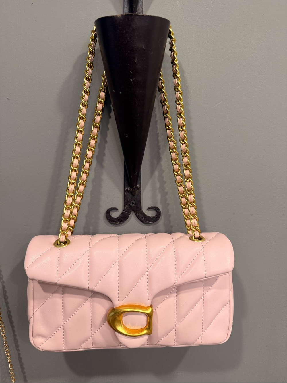 Soft Quilted Pink Shoulder Bag w/Gold Chain and Accent Clasp w/matching wristlet